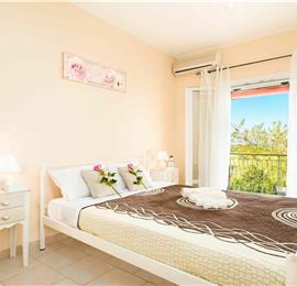 5 bedroom villa with pool & seaview, Perithia, sleeps 10